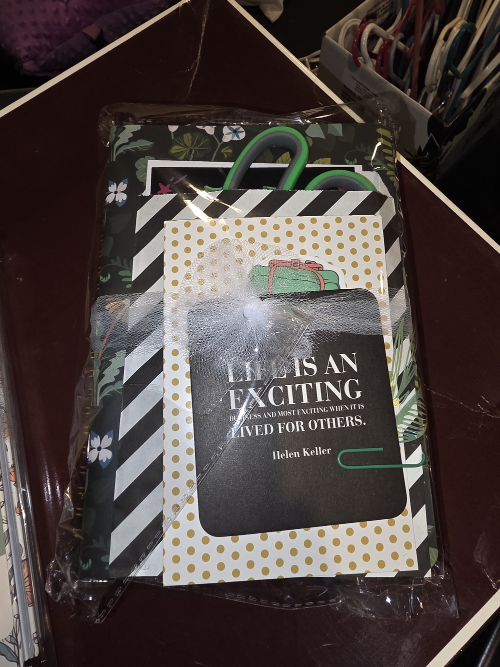 Floral & Striped Gift Set — Black, Green, White